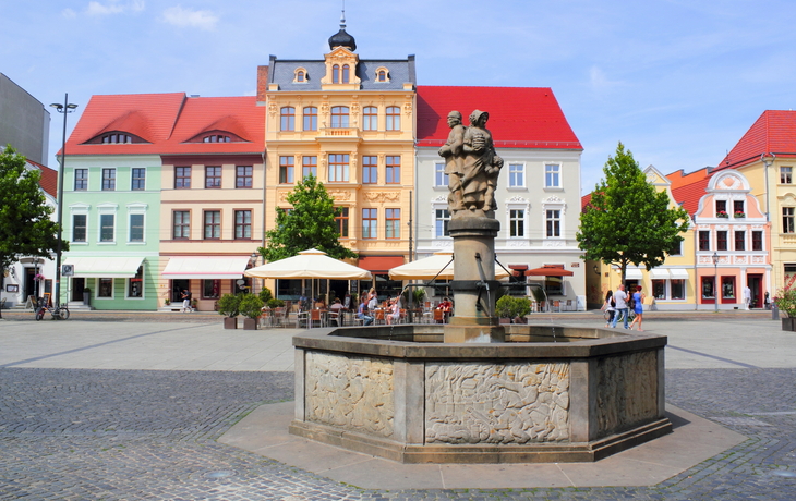 Cottbus - Altstadt mit Marktbrunnen