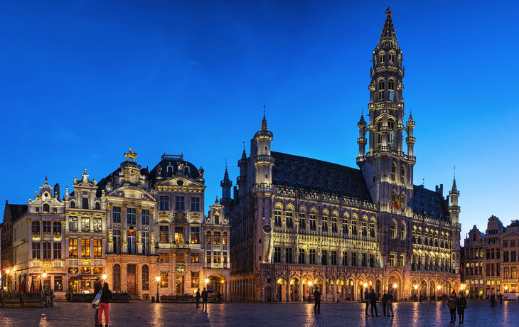 Grand Place in der blauen Stunde in Brüssel